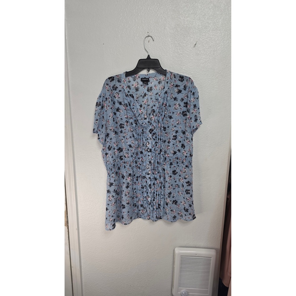 Torrid Floral Ruffle Blouse Womens 3 Blue Excellent